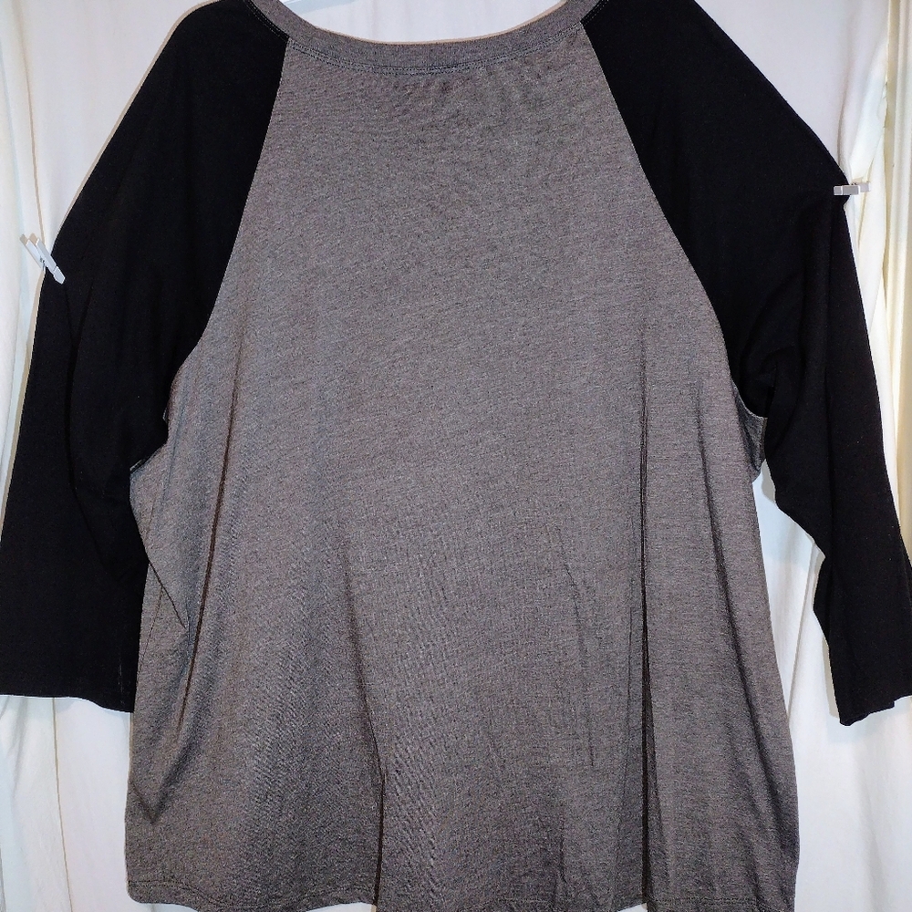 Disney Mickey Mouse Minnie Kiss Raglan Tee Size 4 4X Torrid NWOT - Picture 5 of 8